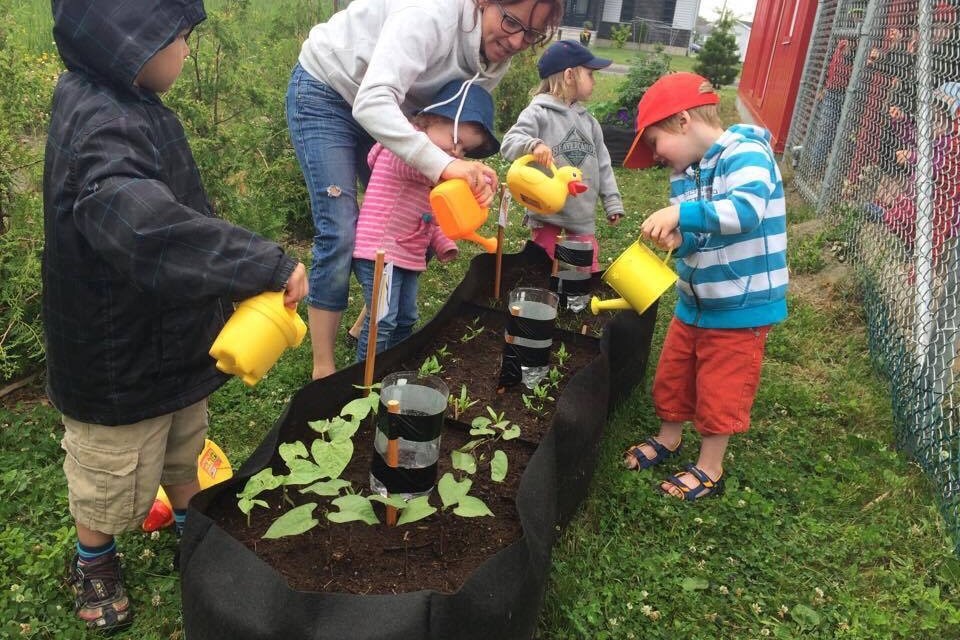 Les enfants au jardin